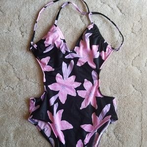 Swim - Really cute vintage 1 piece w/ shorts! Swim - Really cute vintage 1 piece w/ shorts!